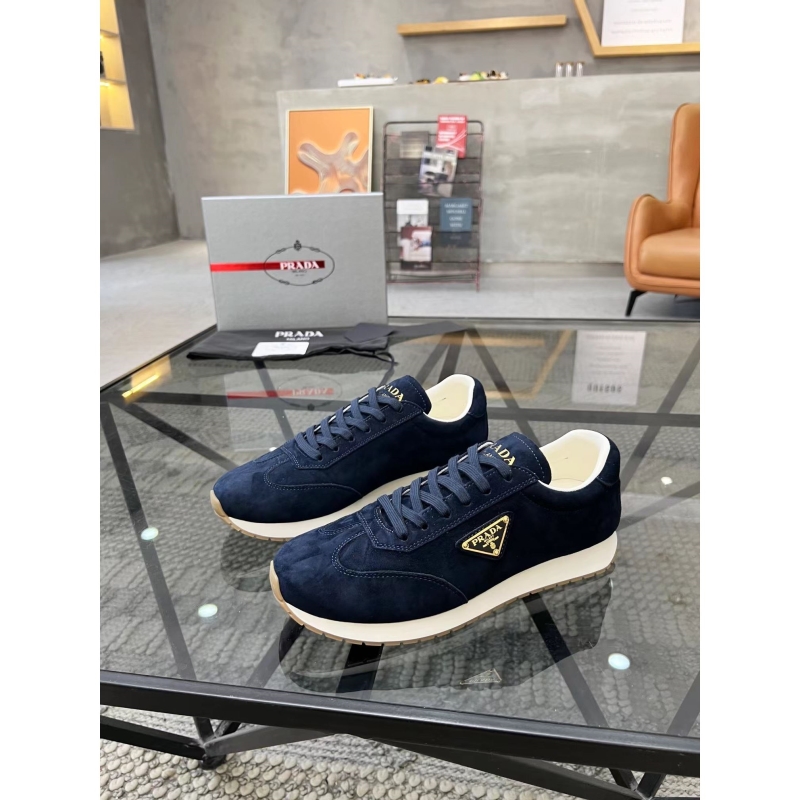 Pra*a casual shoes